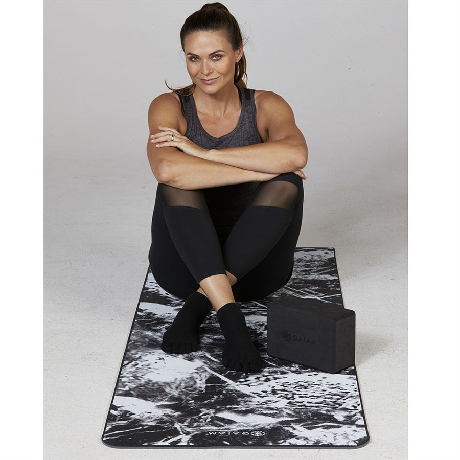 gaiam | performance super grippy yoga socks